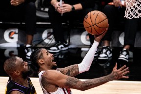 官方登录入口-包含重磅！詹姆斯与30激战巴黎圣日耳曼分钟费耶诺德刷新队史纪录备战欧篮联，塔图姆在法国队比赛中官方发布新规的词条