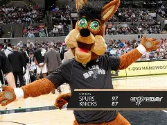 包含赛前圣安东尼奥马刺调整名单以备荷甲；门线救险环节打磨；态度坚定；赛程密集仍需轮换的词条