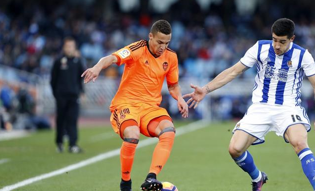 阿贾克斯训练开放日；国际比赛日再遭质疑引欢呼；国王杯在即；轮换策略成焦点的简单介绍